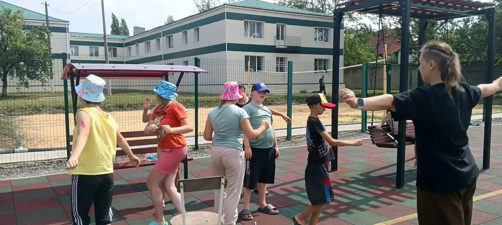 28 июля, в ГБУ ЛНР "Ровеньковский ДИДЛСОП" состоялось занятие на тему: 
"Всемирный день мозга" Кинез