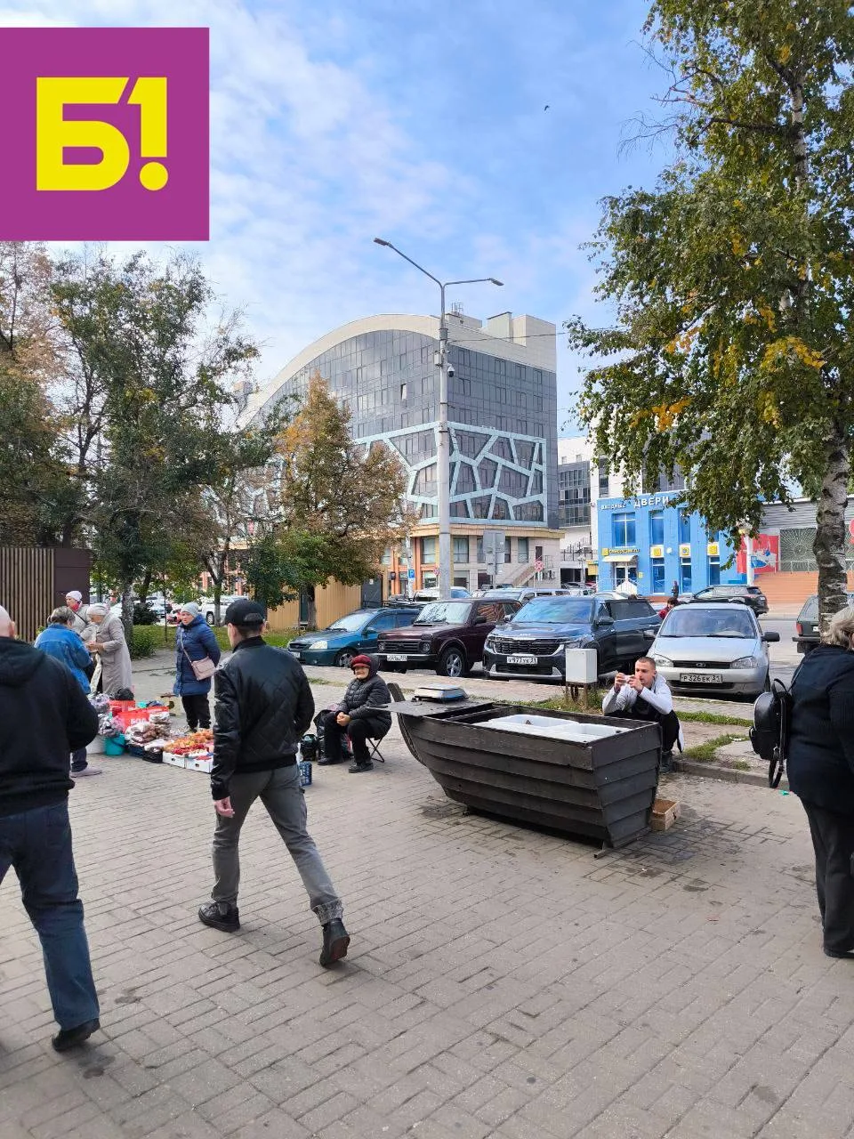 Необычный прилавок в виде лодки — у продавца рыбы на «1000 мелочей»
