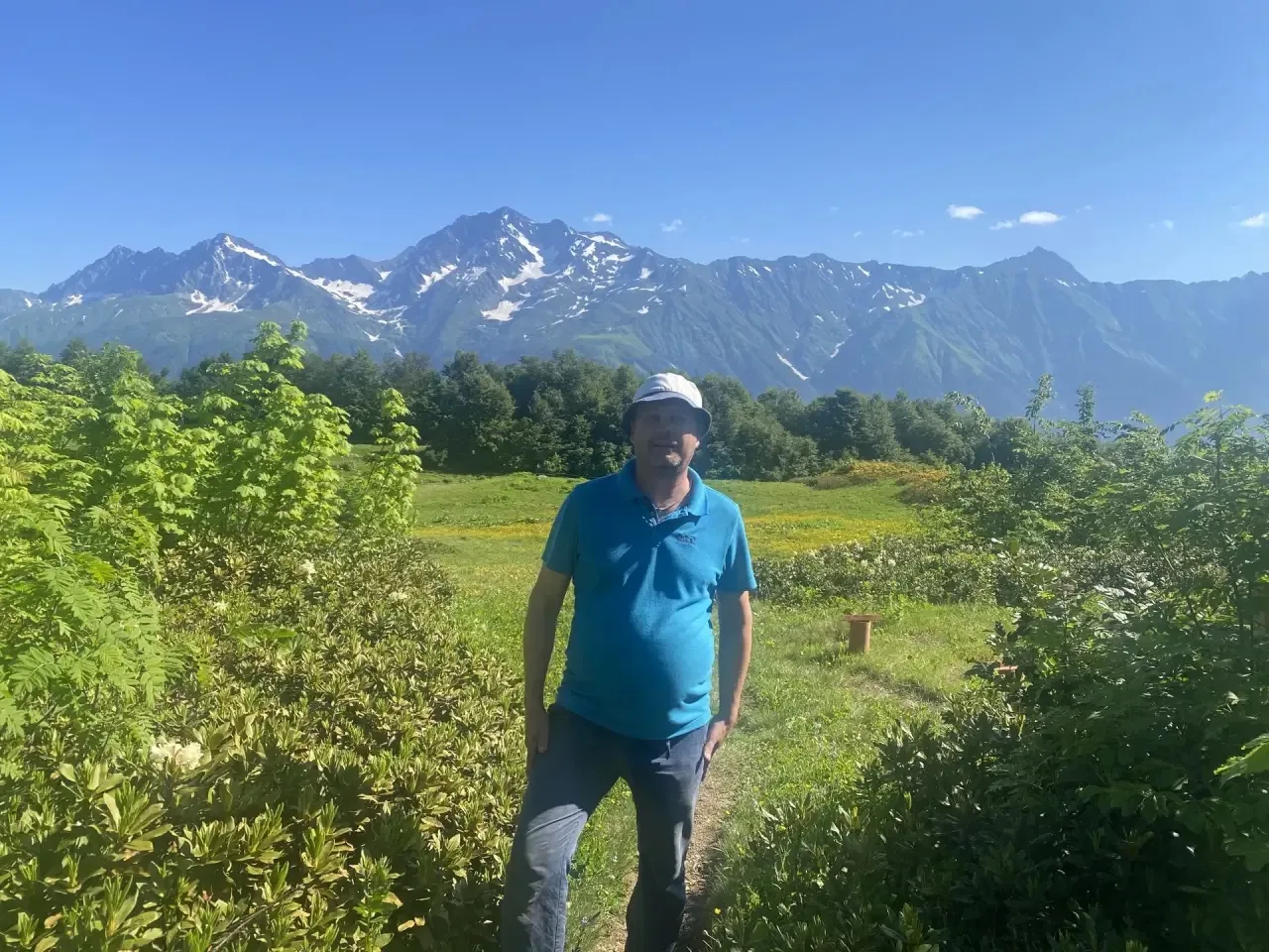 #УчительВОтпуске
🏔️ Урок выживания в диких горах

Друзья, продолжаем нашу рубрику, и сегодня у нас 