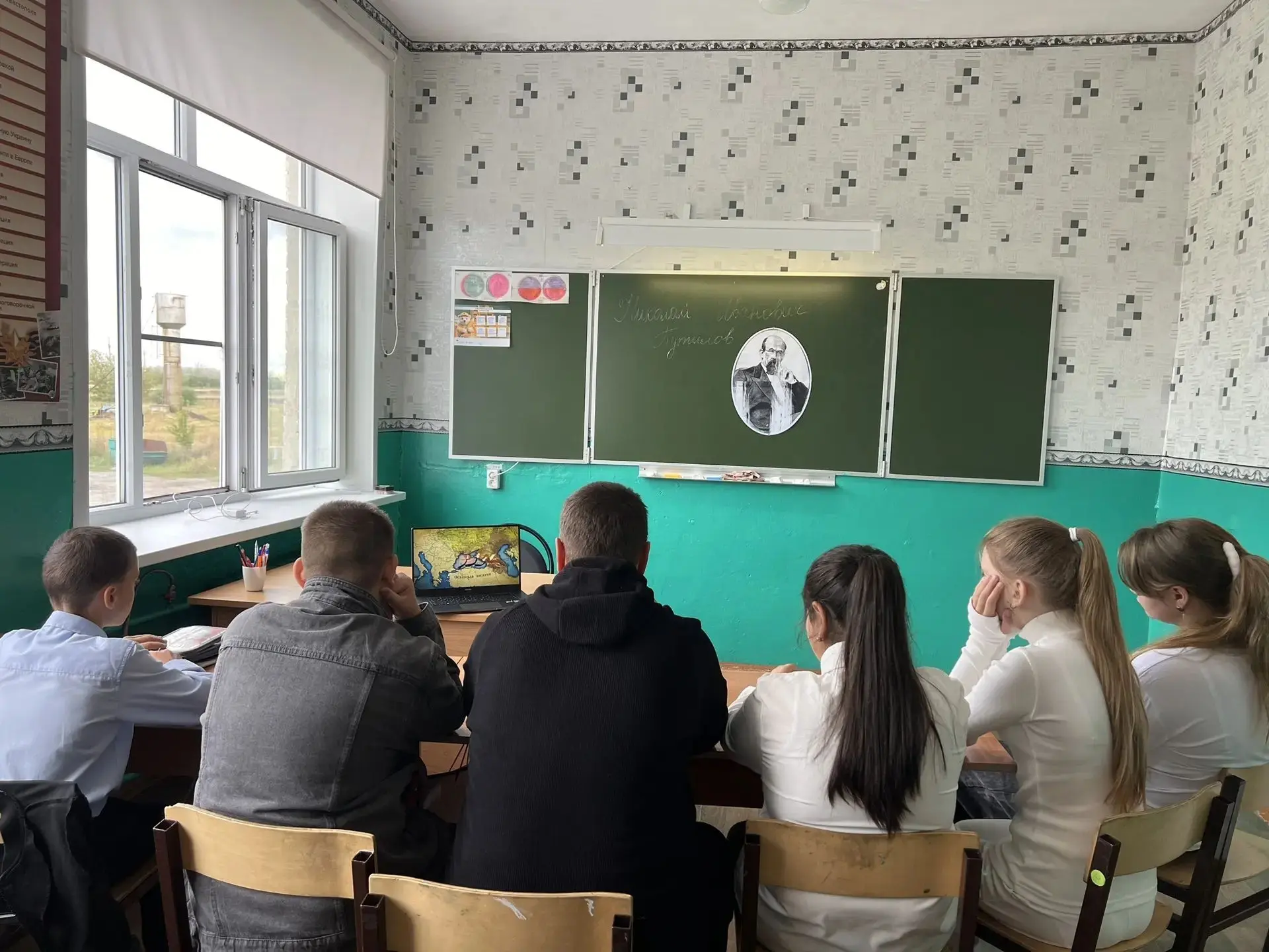В Григорьевском филиале МБОУ "Жердевсеая СОШ 2" прошло занятие "Разговоры о важном", ко...