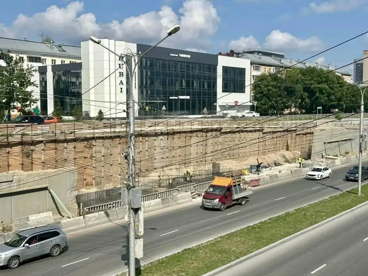 🚧 Ипподромская: стена возвращается в строй!

На участке Писарева — Гоголя идет капитальный ремонт п