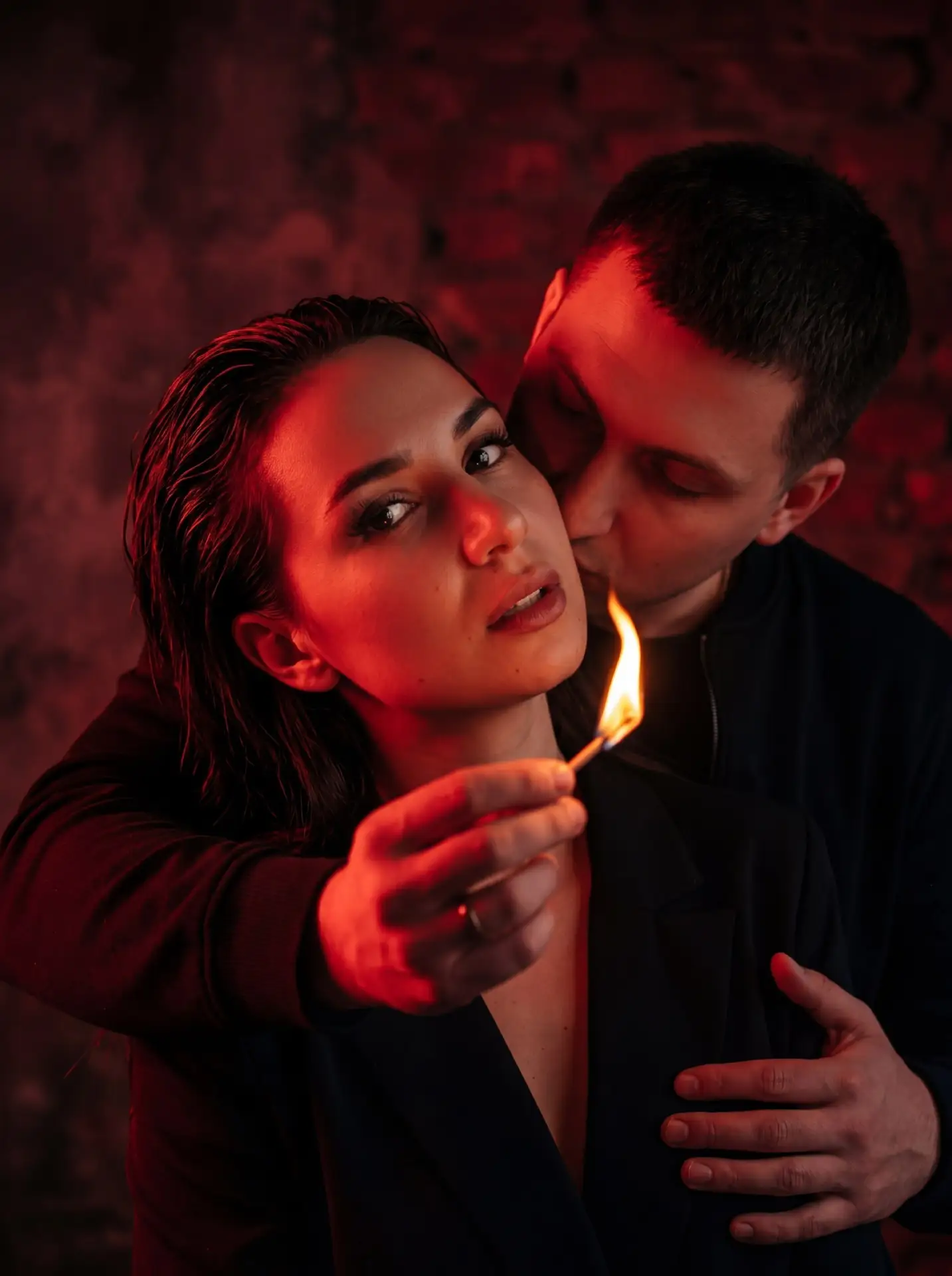 Лав стори без фотографа? С правильными промптами возможно всё 💍  Лето – традиционно свадебный сезон.
