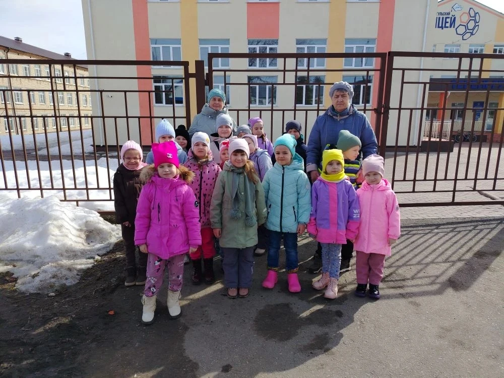 31 марта наши будущие первоклассники отправились на экскурсию в Тереньгульский лицей пр...