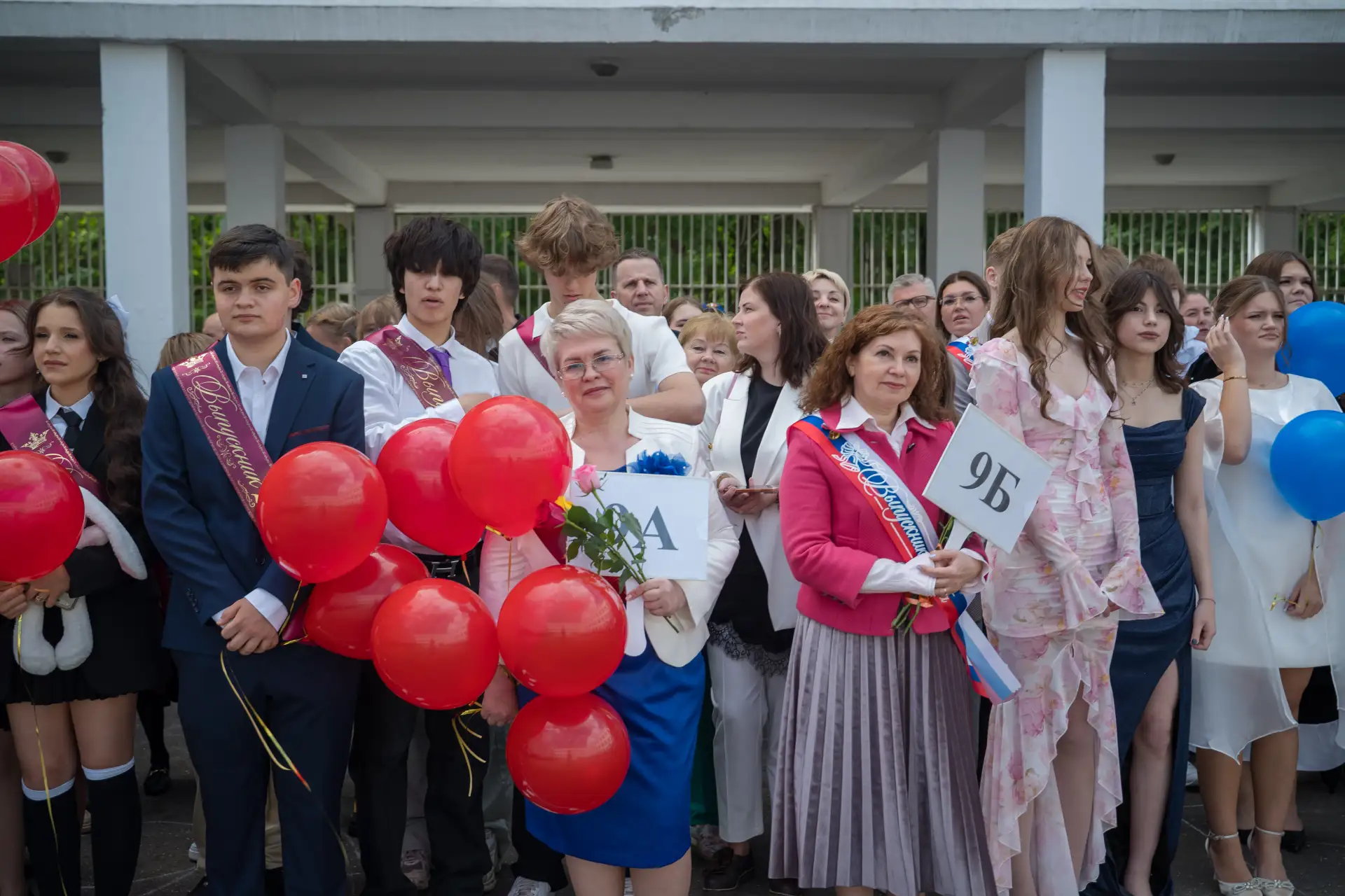 🎒🔔 Последний звонок на Крылатских холмах: впереди экзамены и каникулы!  🎉 Вот и прозвенел Последний 