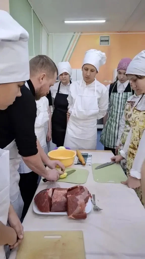 🎓Неделя математики в 7 «А» классе завершилась комбинированным уроком математики и труда. В Год единс