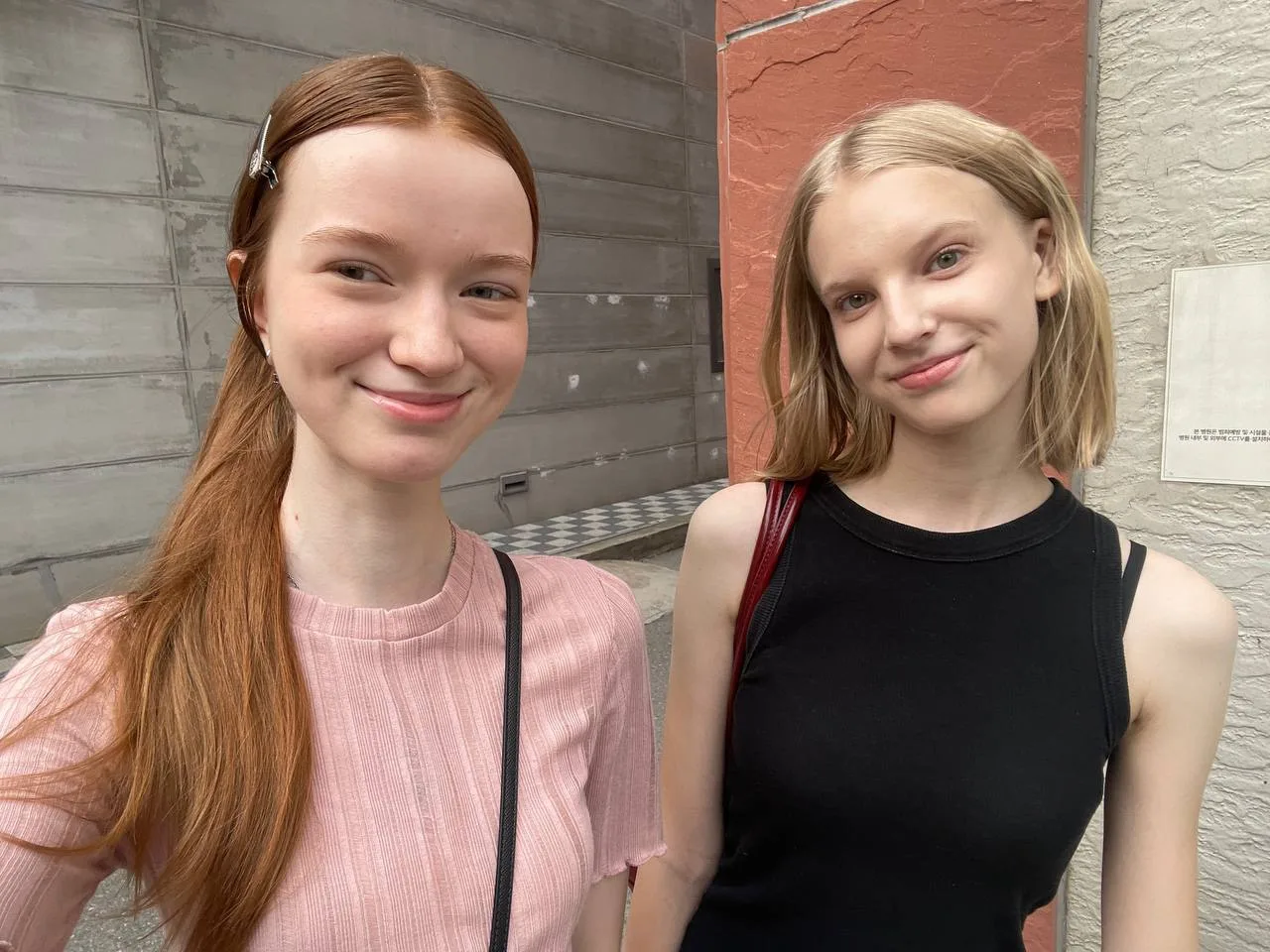 Наши модели Полина и Саша встретились в Корее 🔥

Вот так объединяет моделинг! Полина прилетела из Г