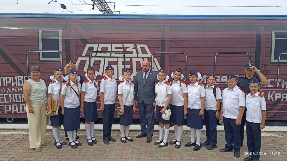 🚂 «Поезд Победы» в Кемерово: кадеты 6 «К» класса прикоснулись к ожившей истории.