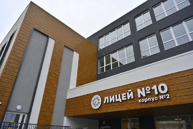 В Перми строят бассейн с водой без запаха хлорки и одну из крупнейших школ страны. Оба объекта появя
