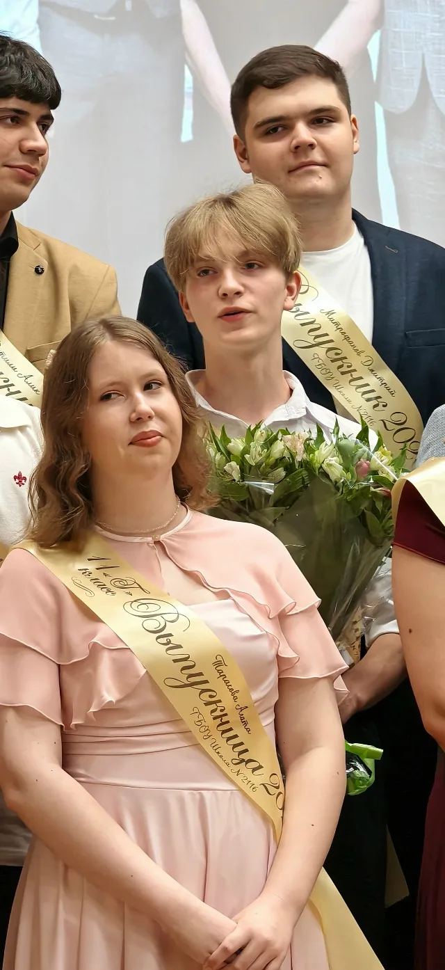ФОТОМАРАФОН: ПОСЛЕДНИЙ ЗВОНОК  🎉 Пролетели школьные годы — впереди долгий и взрослый путь, важные ре