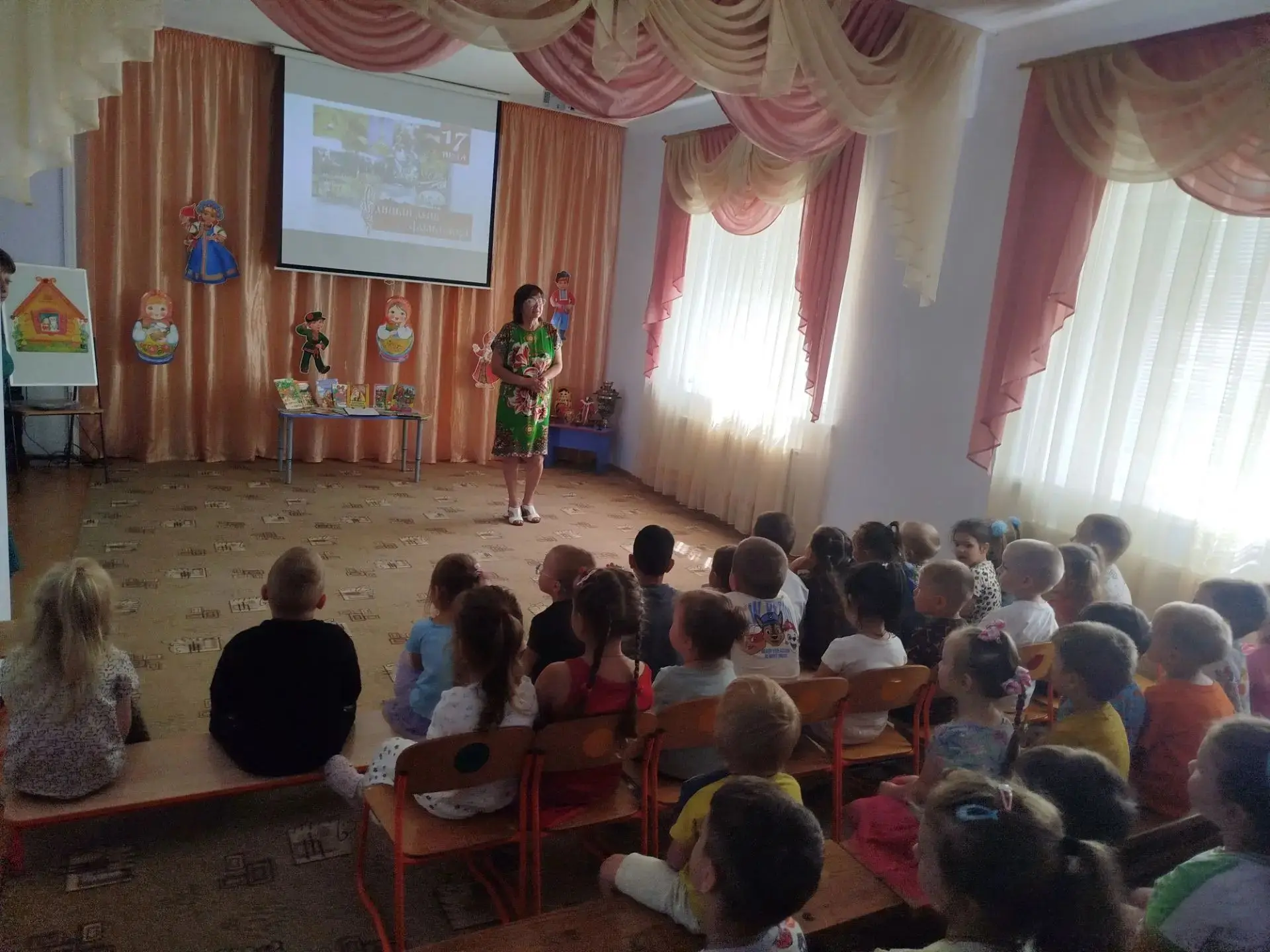 В нашем "Светлячке" для  ребят прошло увлекательное мероприятие "Путешествие в страну народной мудро