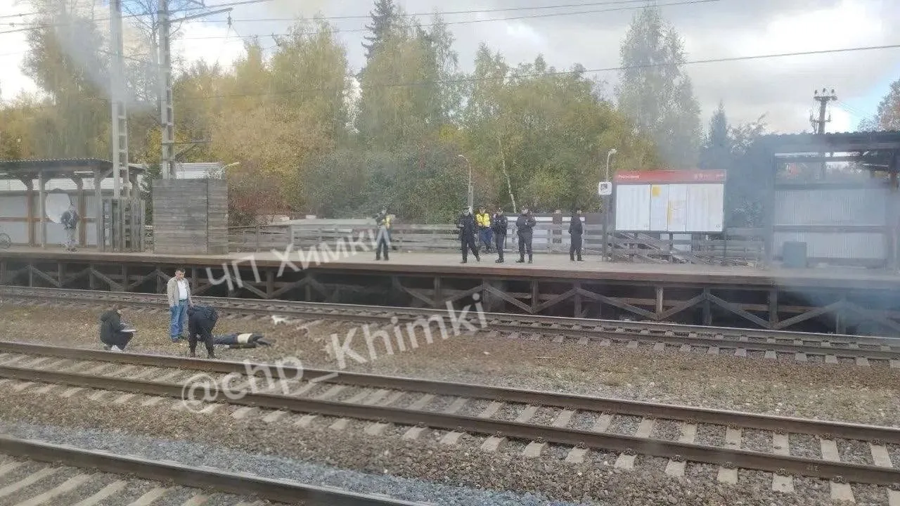 Сегодня утром на платформе Подрезково погиб человек.