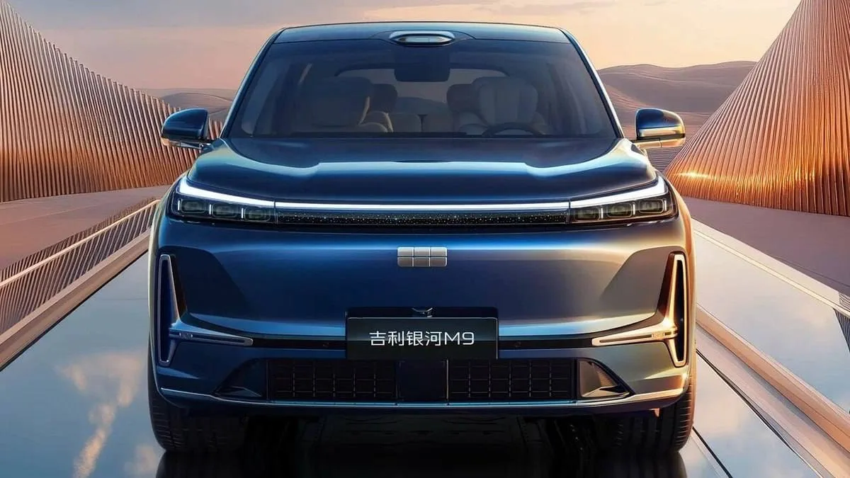 🆕 В Россию приедет флагманский гибрид Geely Galaxy M9.  Модель с шестиместным салоном (2+2+2) будет 