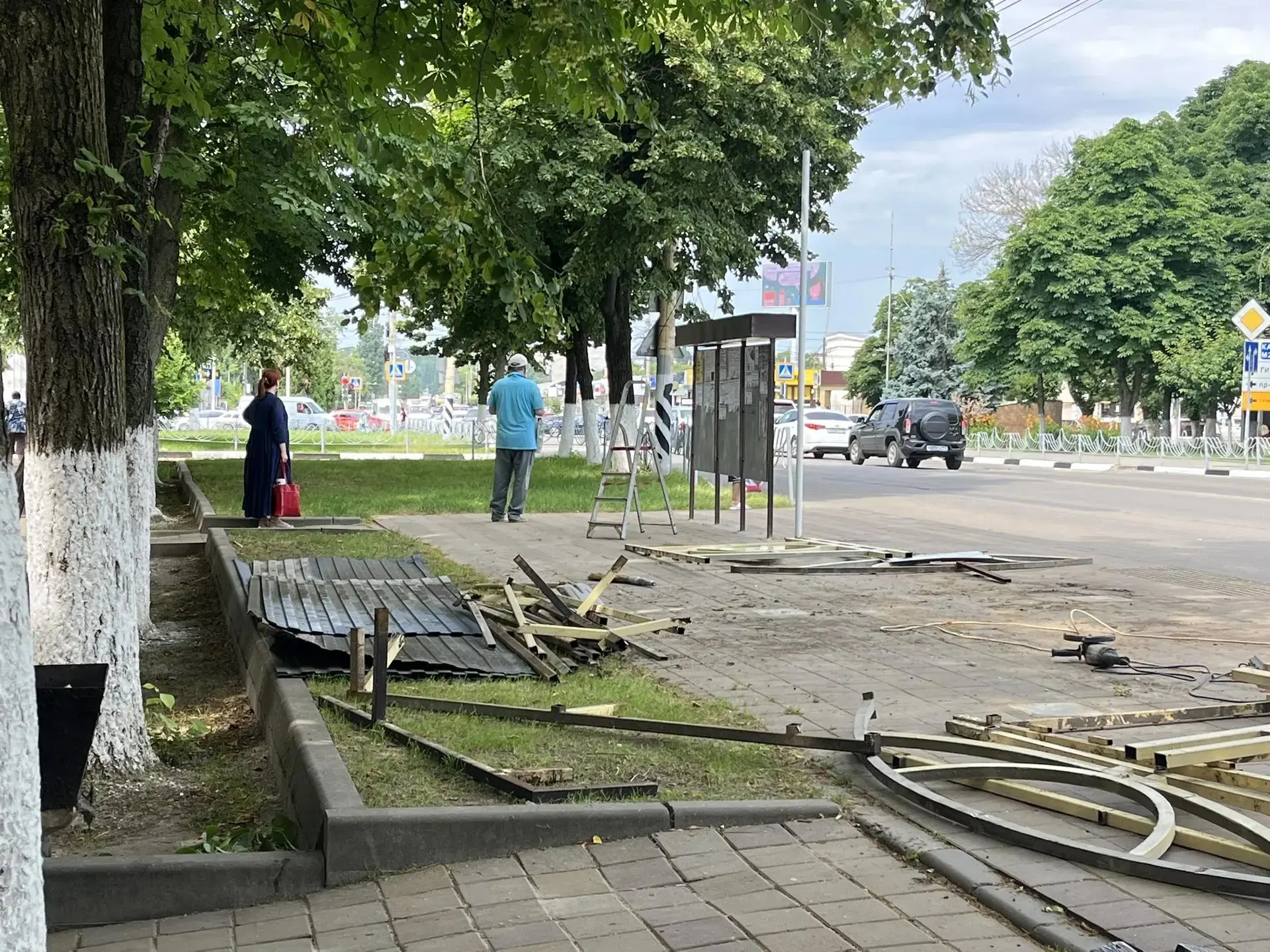 На улице Красной в Кропоткине приступили к ремонту остановки «Ворошилова» 👍 

✅ Мы в ВК  / ОК    🤝