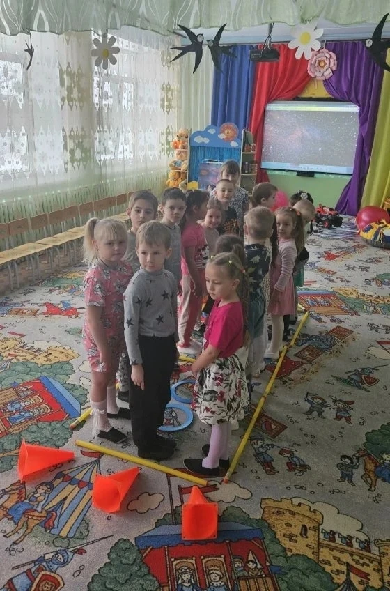 🌍В первый день космической недели, педагоги нашего детского сада вместе с детьми прист...