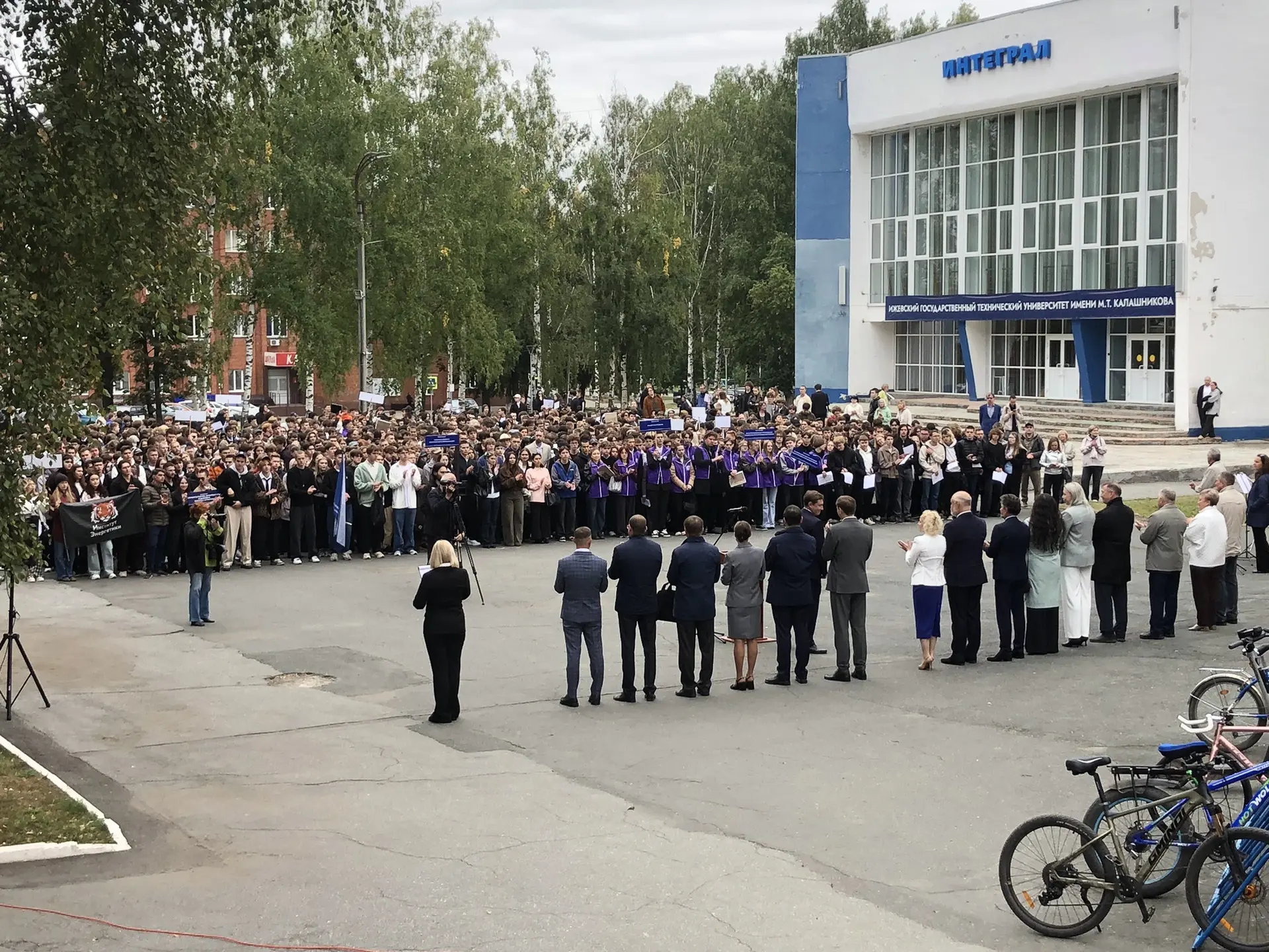 Первокурсники ИжГТУ впервые собрались вместе!