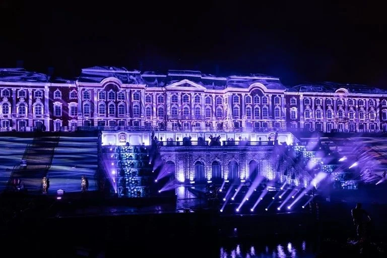 26 и 27 сентября с 10:00 до 21:00 в Нижнем парке Петергофа пройдет осенний фестиваль фо...