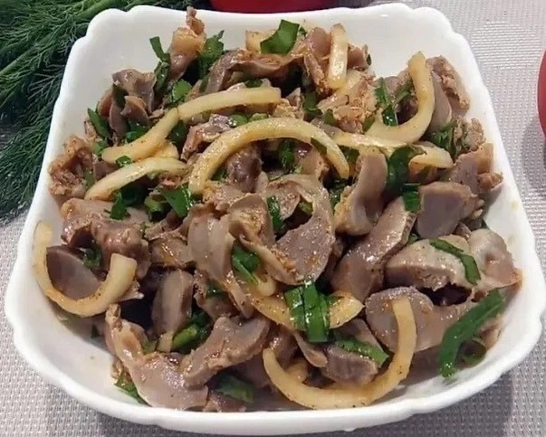 «ПИКАНТНАЯ ЗАКУСКА ИЗ КУРИНЫХ ЖЕЛУДОЧКОВ »🥘