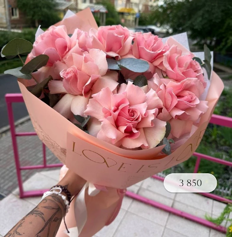 СТОП!✖️
А вы давно радовали себя просто так? 🌺😉

Иногда счастье — это букет!
Без повода. Без объяс