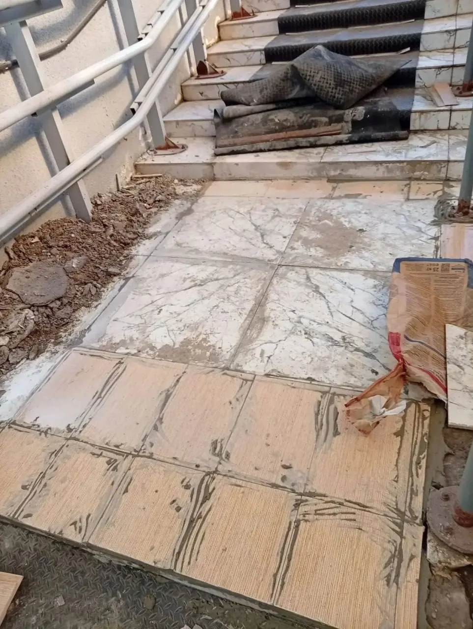 🚧В Великих Луках в одном из подземных переходов стартовал ремонт