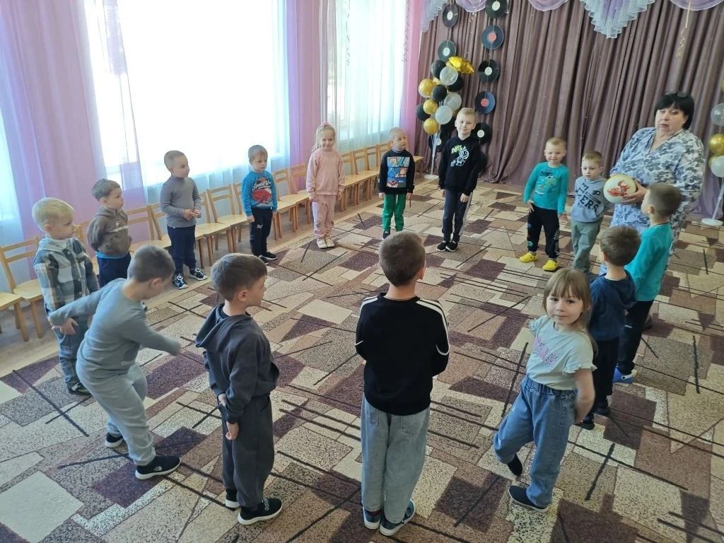 2 июня в ГБДОУ ЛНР ЯС "Звездочка" г. Стаханова прошёл главный праздник детства - День з...