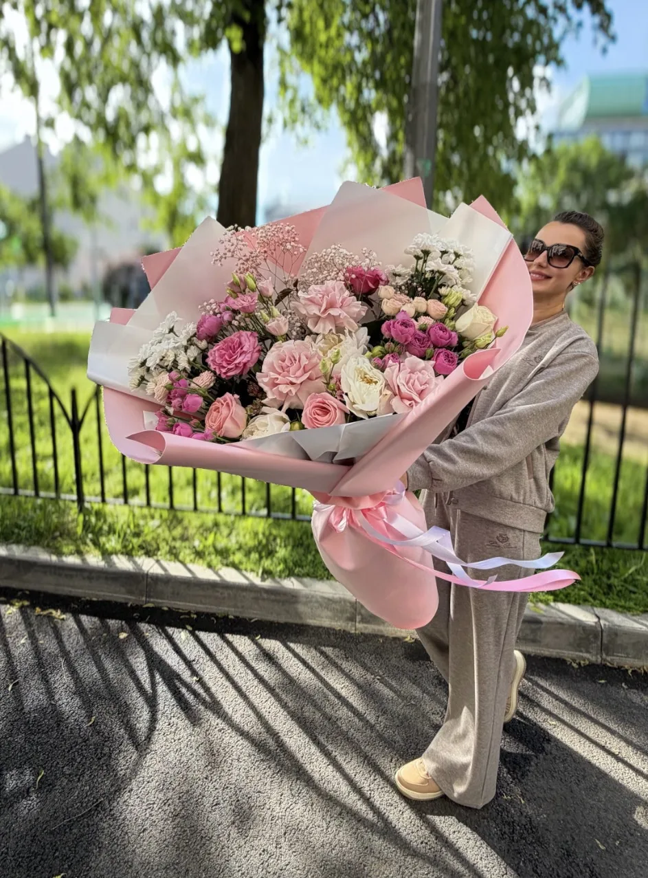 💗 Один из самых эффектных букетов для любимой девушки.