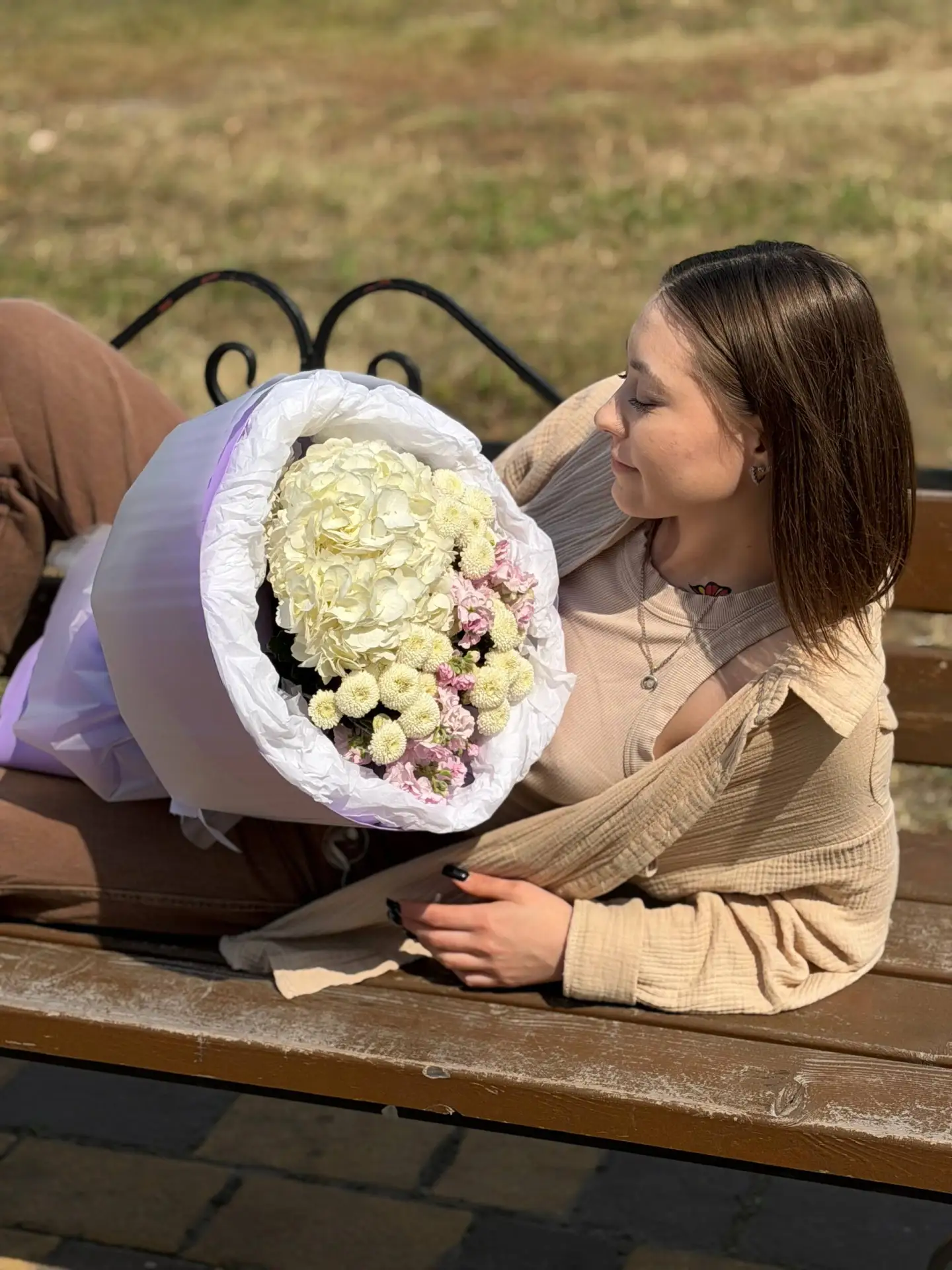 Ловим последние тёплые дни и солнечные лучи вместе с нашими букетами 🌸☀️