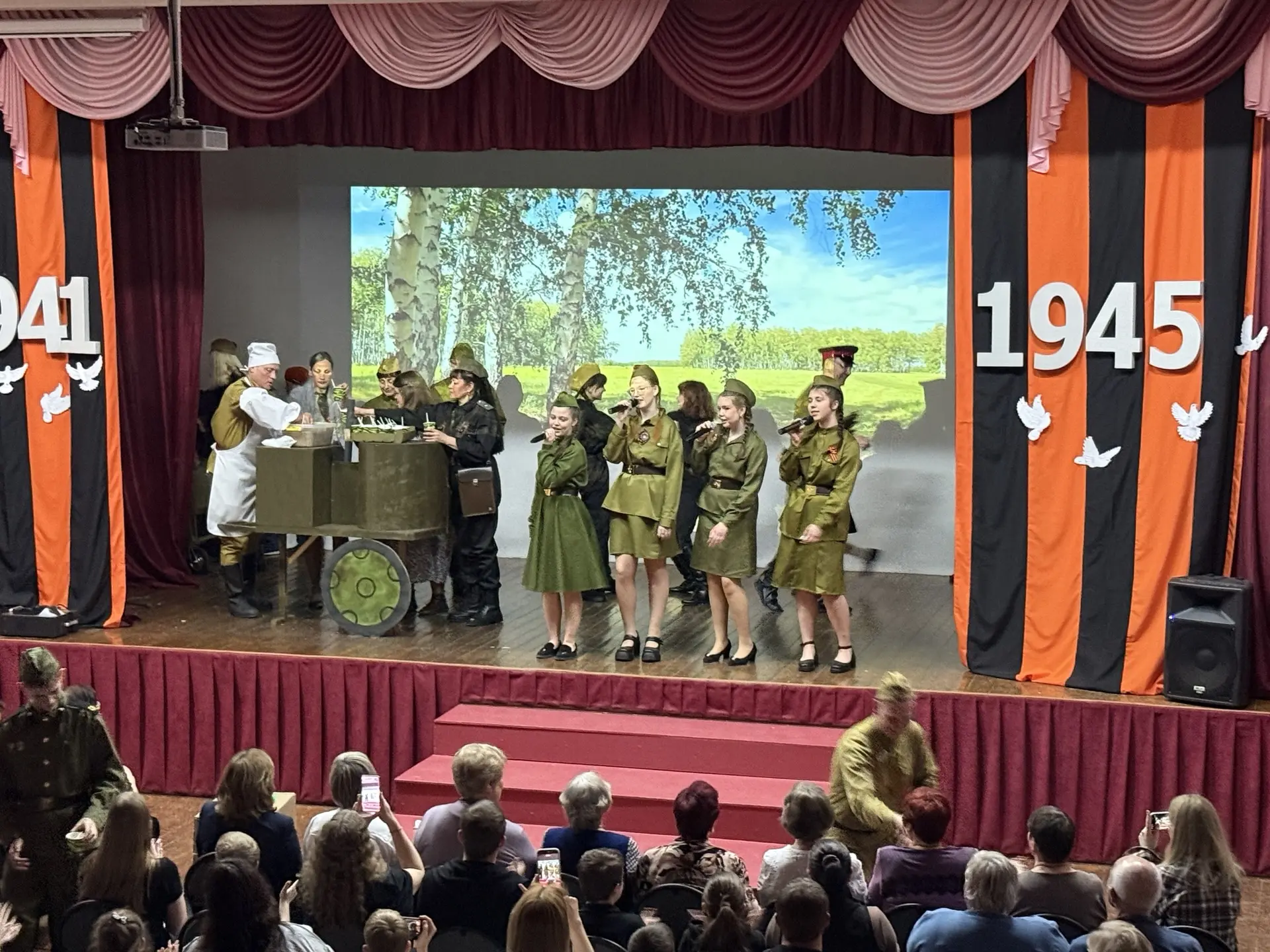 Сегодня в нашей школе состоялось яркое и трогательное событие — литературно-музыкальная постановка «