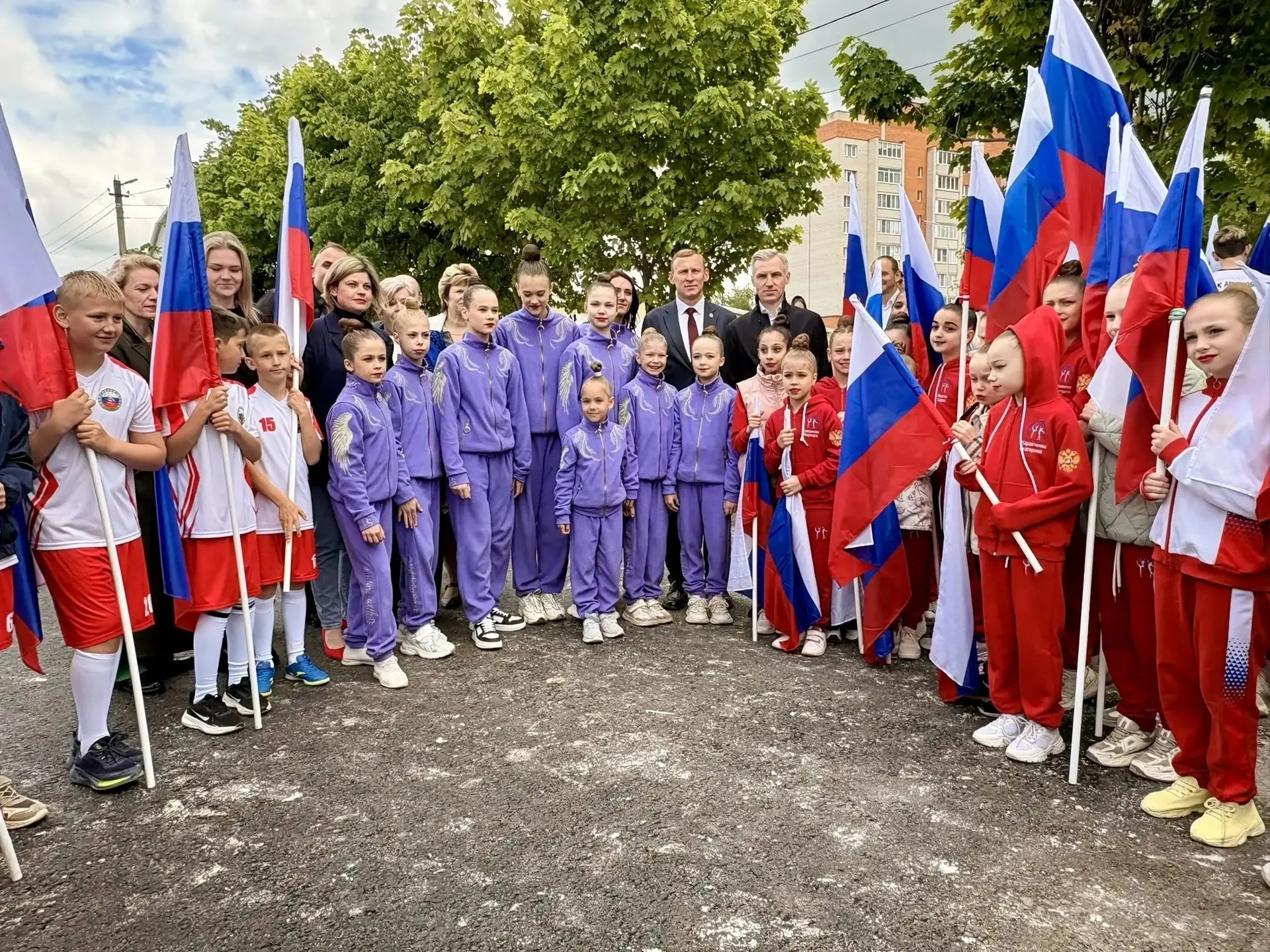 ✨ Глава Вяземского округа Олег Смоляков поздравляет мам, пап, бабушек, дедушек и подрас...