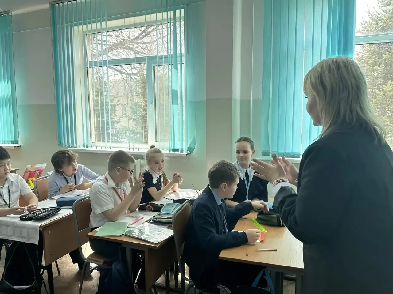 В 3-4 классах, прошли игровые занятия под названием «Вместе мы сильнее»! 🎉 Занятия были организованы
