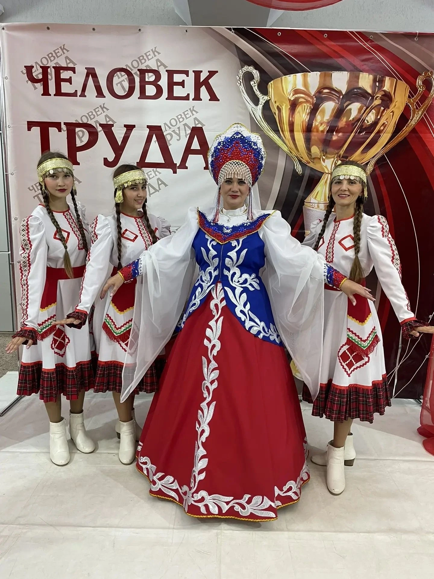 Участники "Народного коллектива" хореографического ансамбля "Лолита" МБУ ДК "Анисовский...