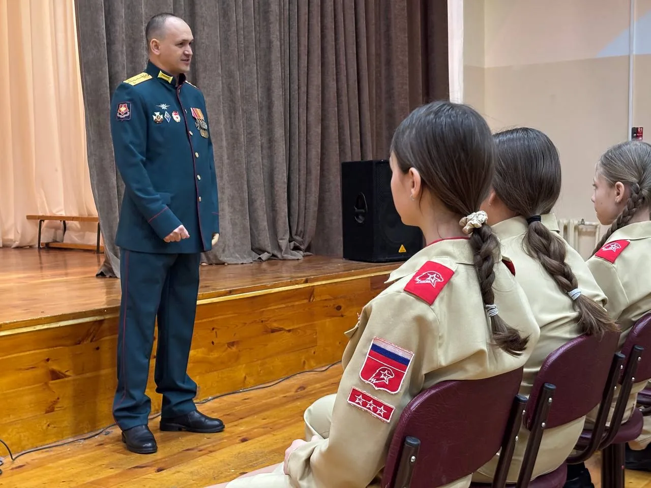 🔥 Музей «Хранители времени» посетил участник Специальной военной операции, кавалер орд...