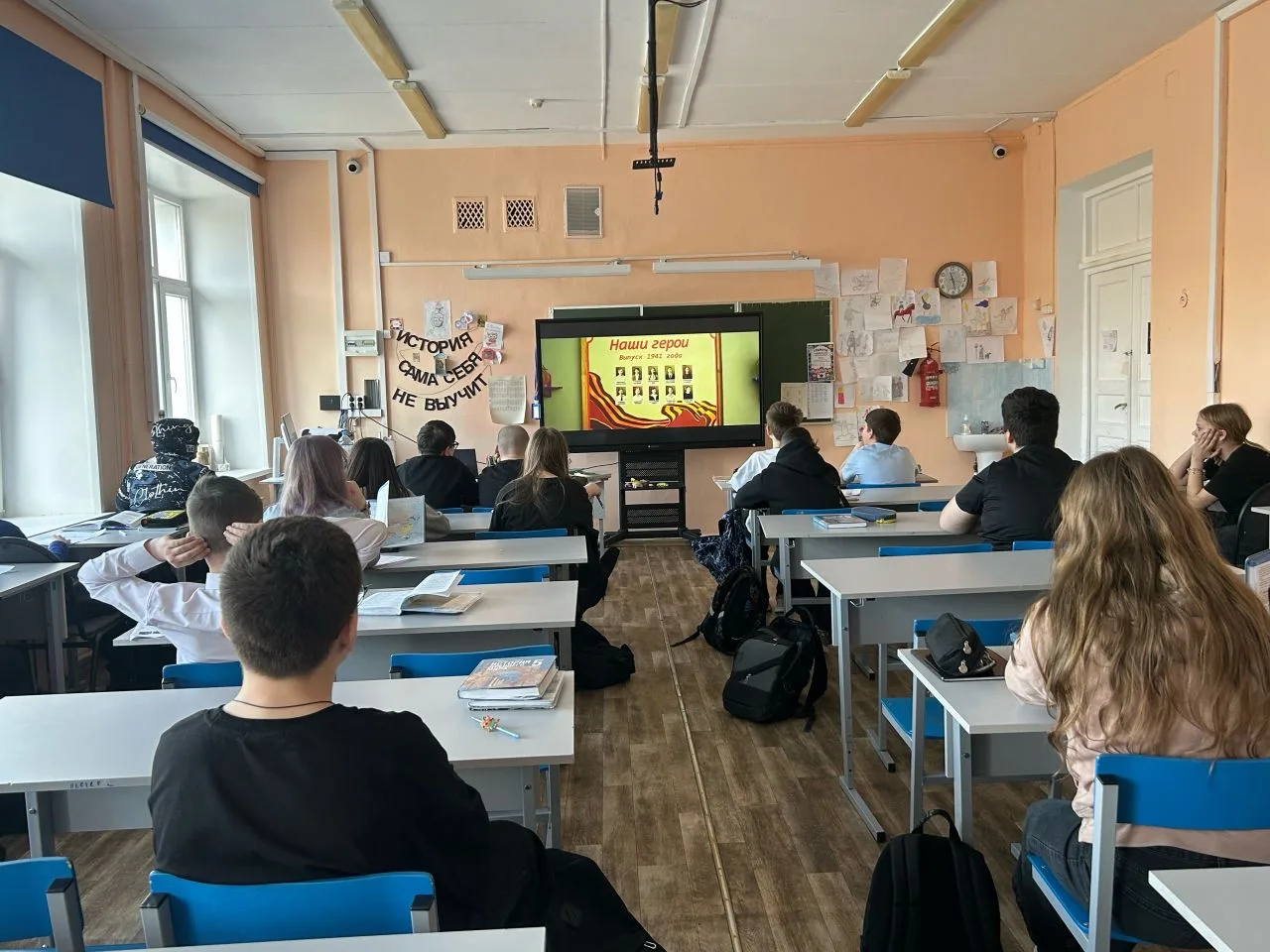 История не терпит забвения 🕊️  В рамках патриотической Декады «Помним! Славимся! Гордимся!», посвящё