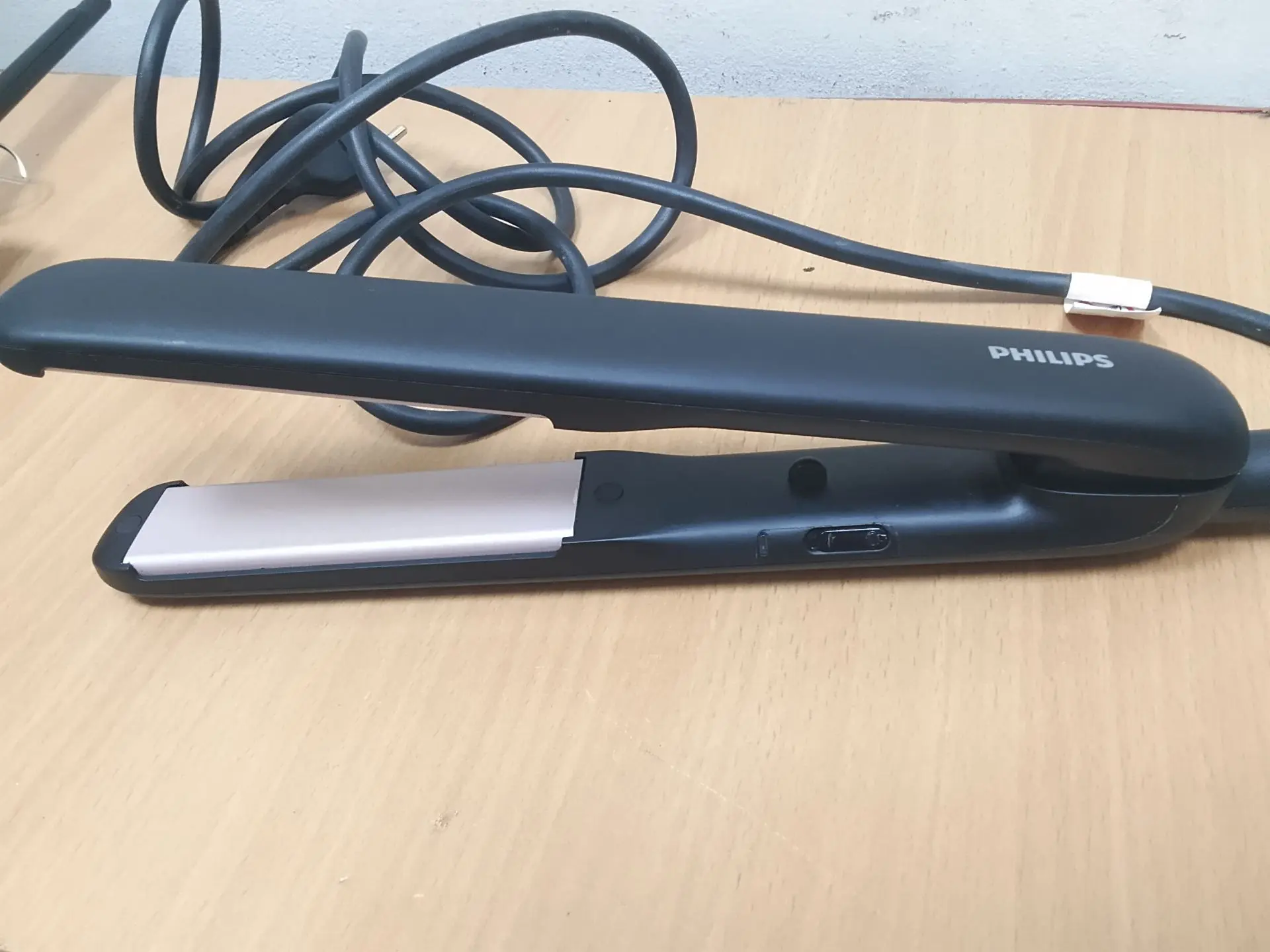 Выпрямитель для волос Philips
