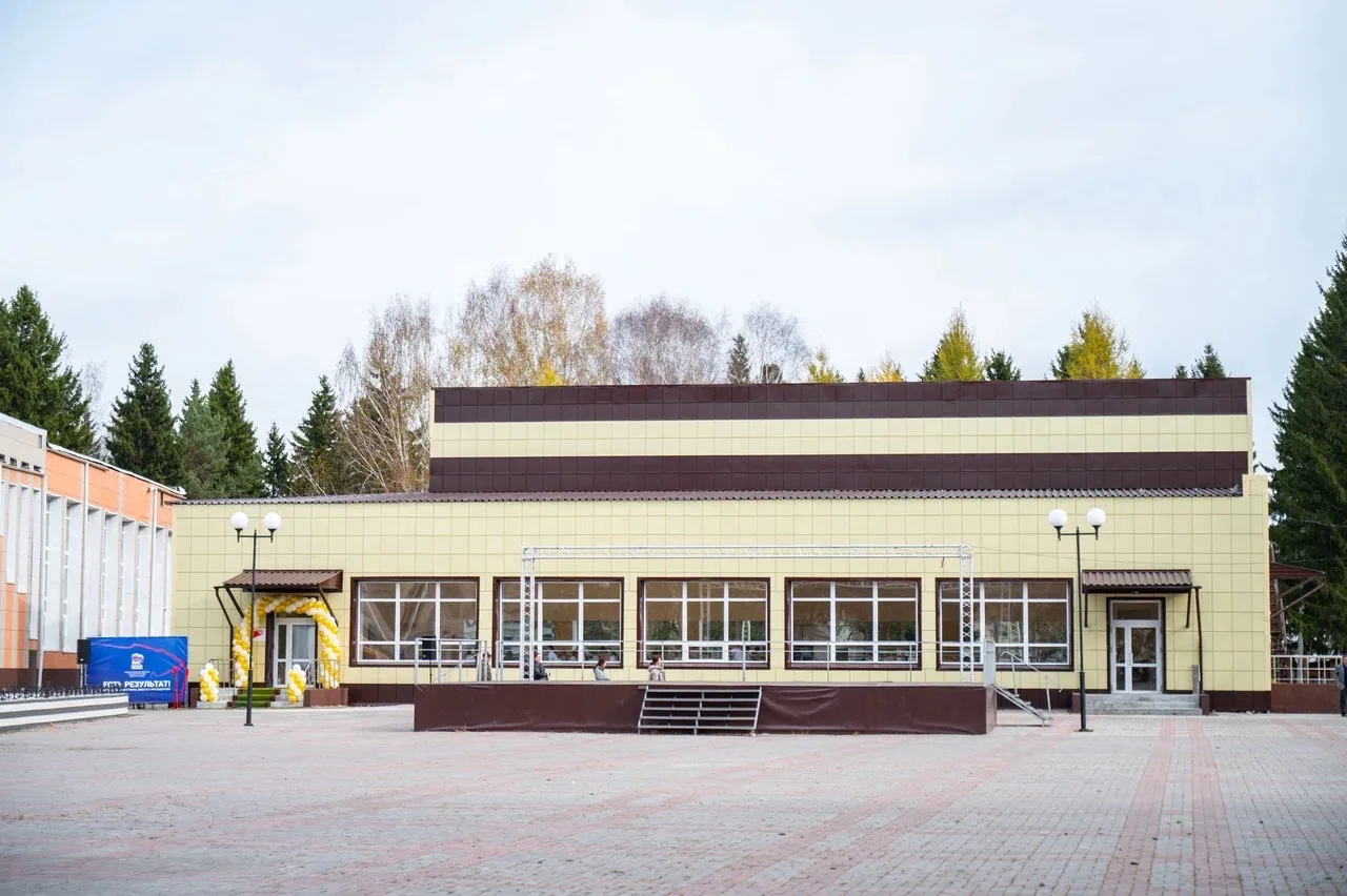 В Седельниково после капитального ремонта открылось здание хореографического отделения ...
