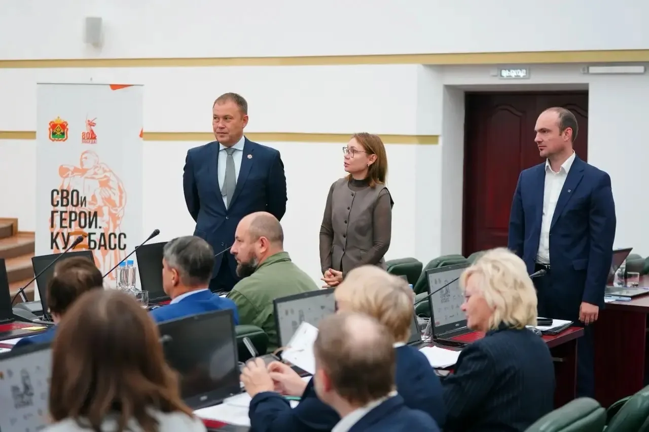 Участники программы «СВОи Герои. КуZбасс» приступили к защите своих выпускных аттестаци...