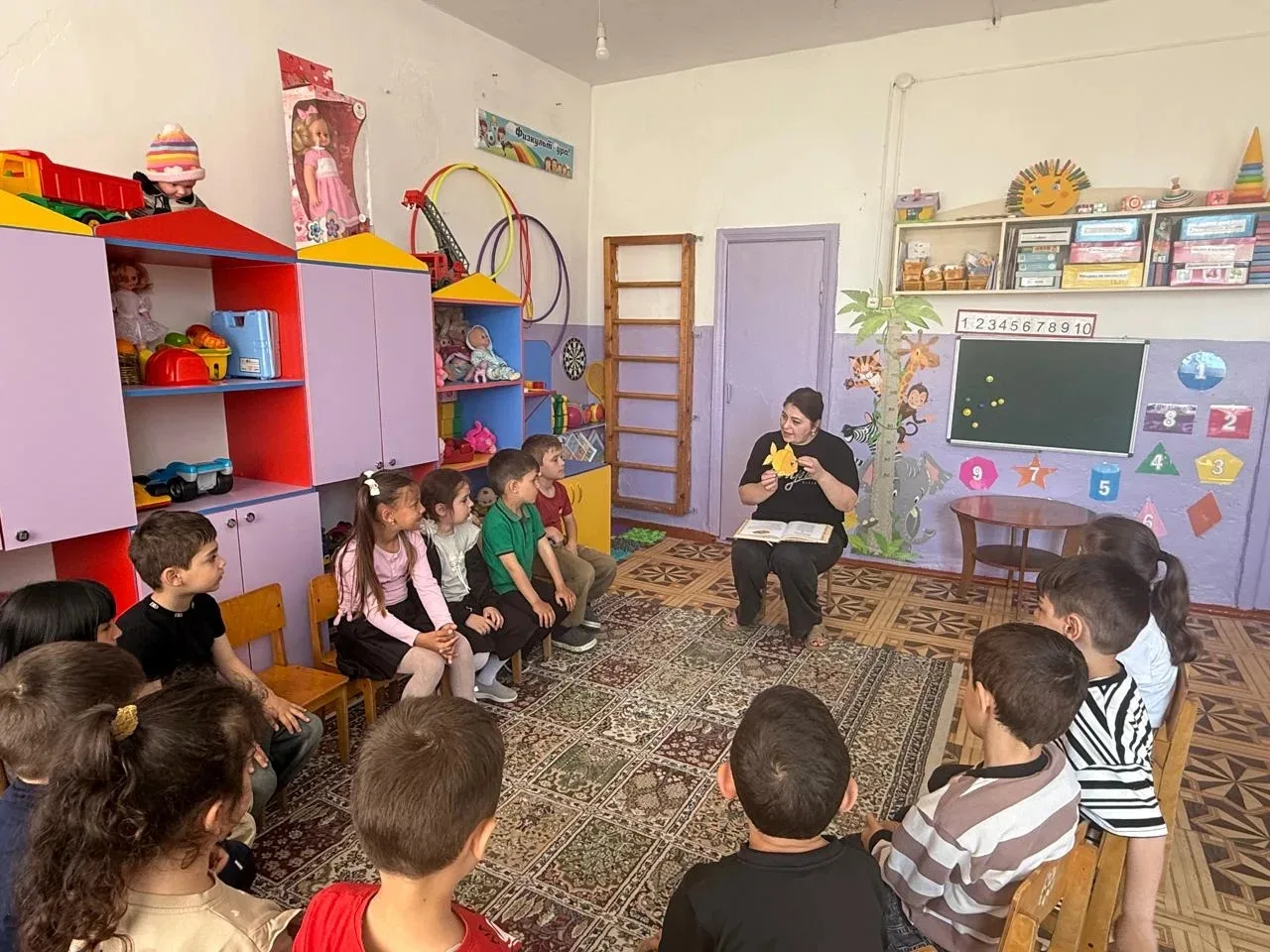 В старшей группе " Почемучки " прошло увлекательное занятие по чтению знаменитой «Сказк...