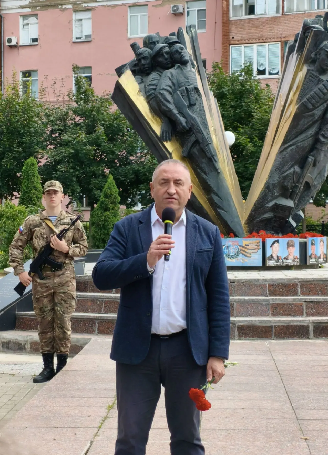 В День солидарности в борьбе с терроризмом у воскресенского мемориала погибшим в Афгани...