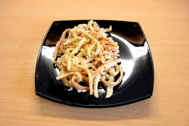 Кальмары, жареные с луком