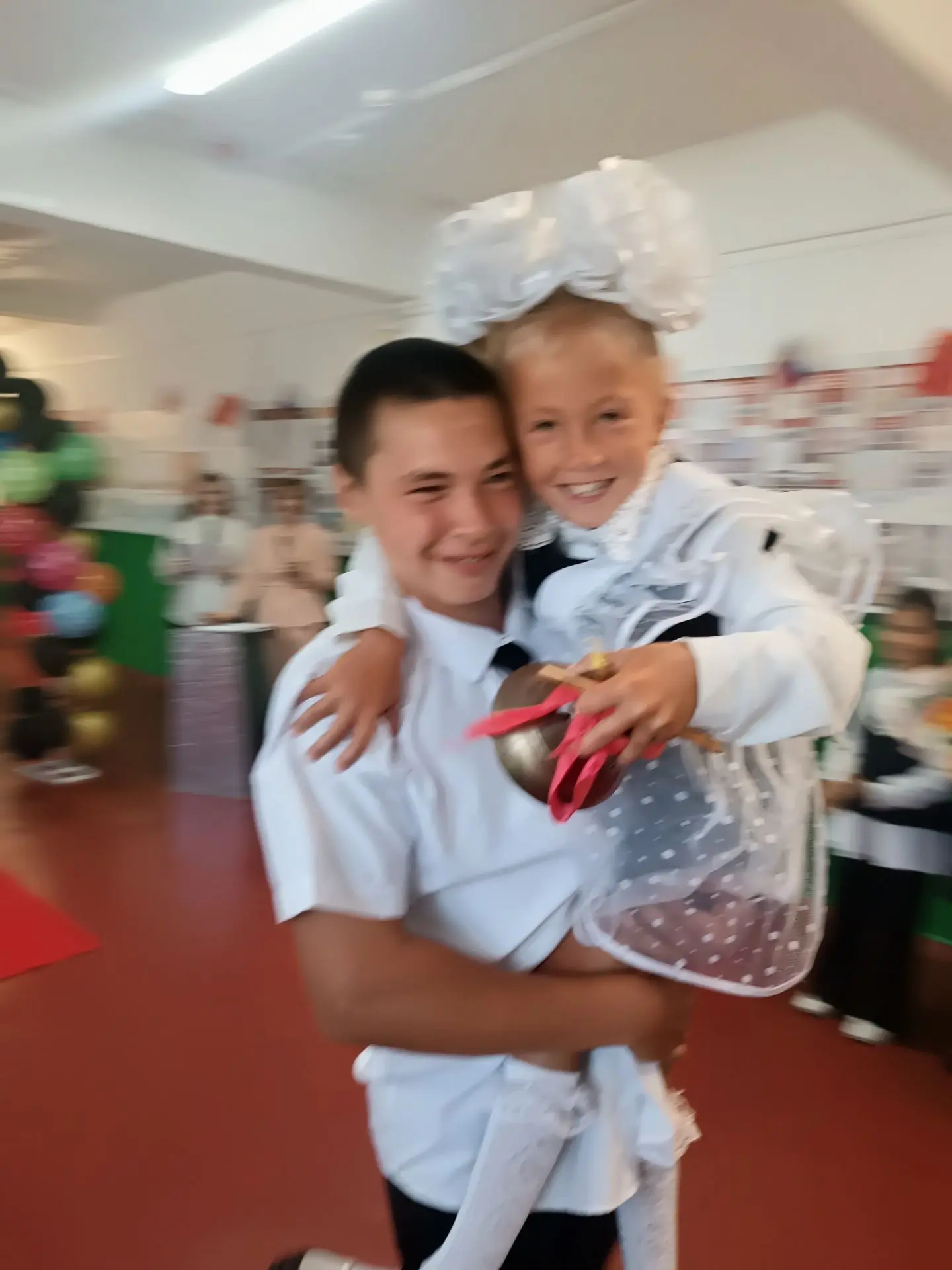 🎉📢Сегодня школа вновь наполнилась детскими голосами,музыкой,цветами. По всей стране п...