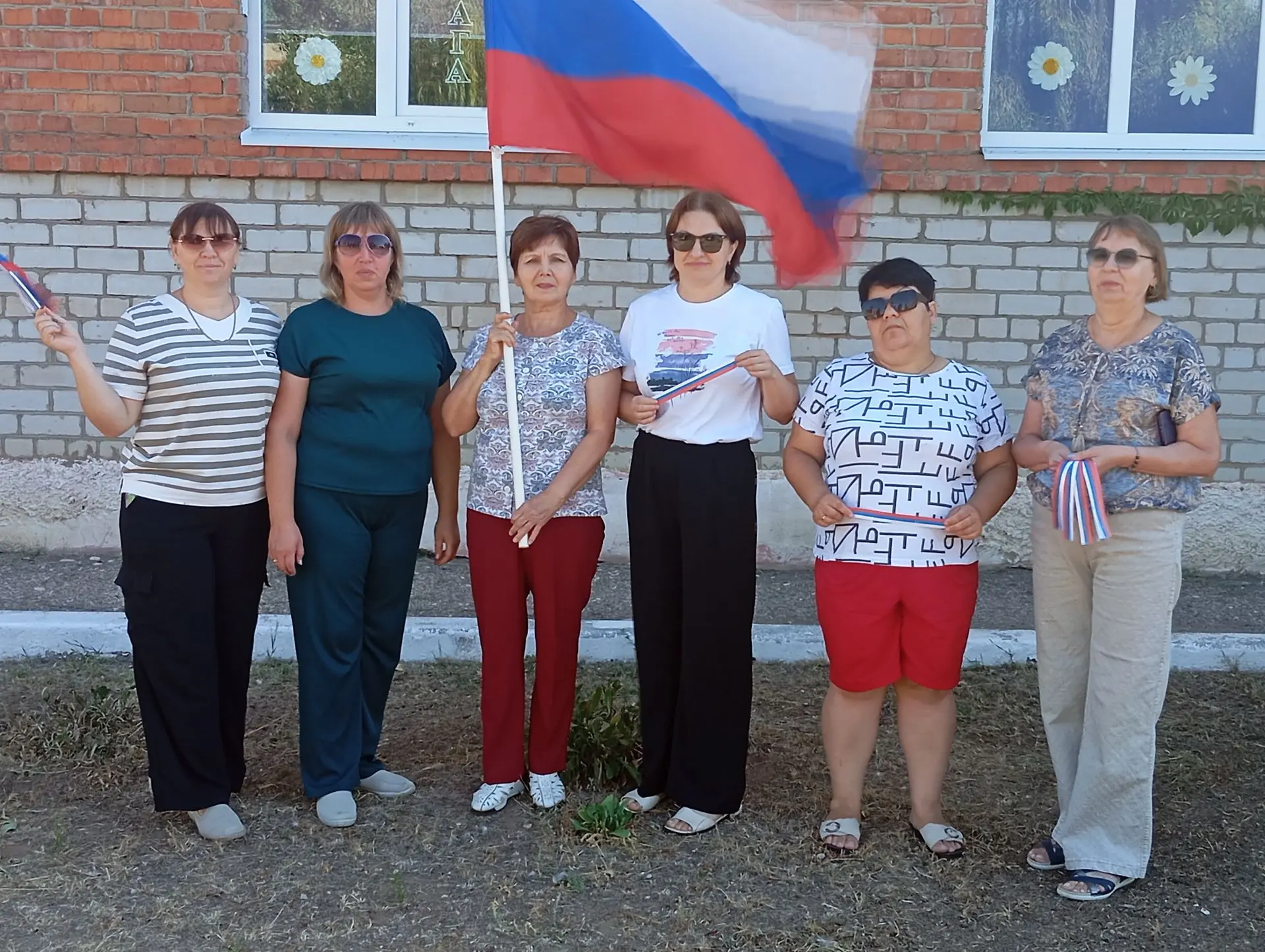 Дорогие друзья! Коллектив Ровенской Центральной модельной библиотеки сердечно поздравля...
