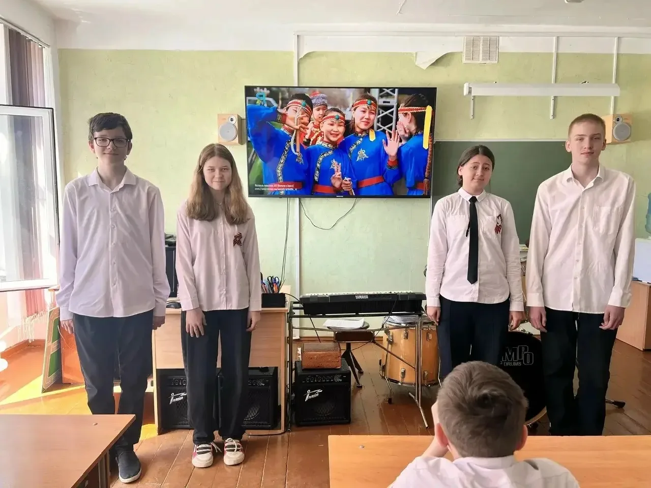 Сегодня,  в преддверии Дня  малочисленных коренных народов России в МБОУ «СОШ №106»  для учащихся 1-