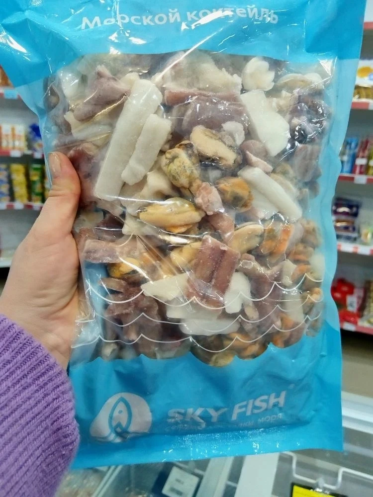 Получили морской коктейль, филе минтая и горбушу 😊