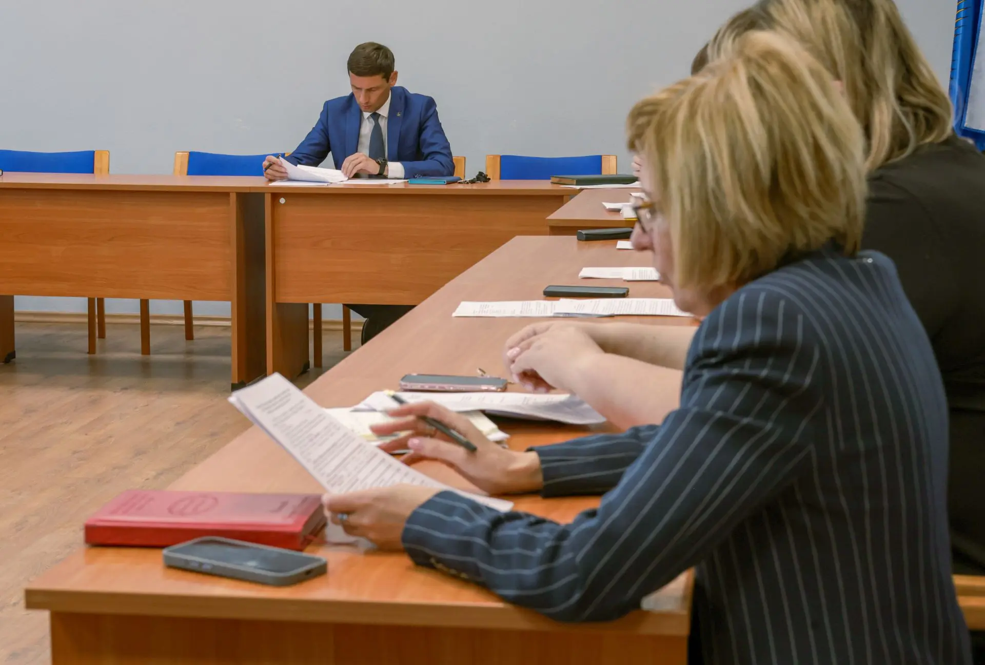 Провёл совместное заседание антитеррористической комиссии и оперативной группы в Кандал...