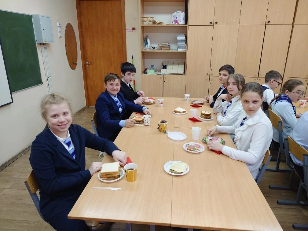🍽️ Финальный урок 5 «М» класса с Анастасией Леонидовной — погружение в мир общепита! ✨ Учебный год п