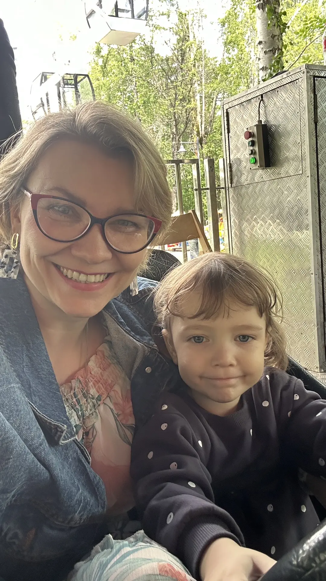 Вчера по вашим рекомендациям съездили в парк Уралмаш 😊👍🏻 

Порадовали цены на абонементы, но приш