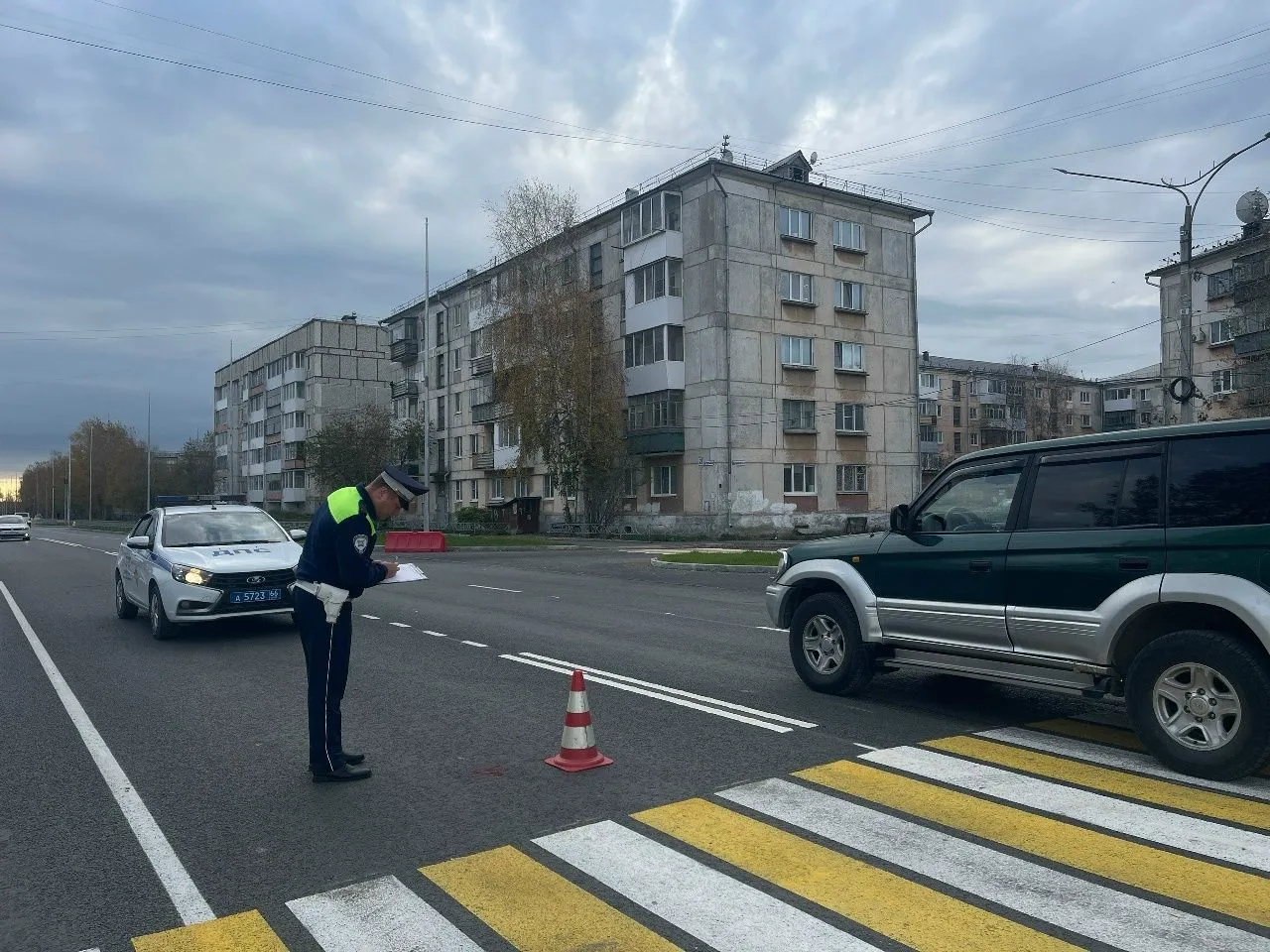 На переходе в Краснотурьинске сбили 65-летнего мужчину