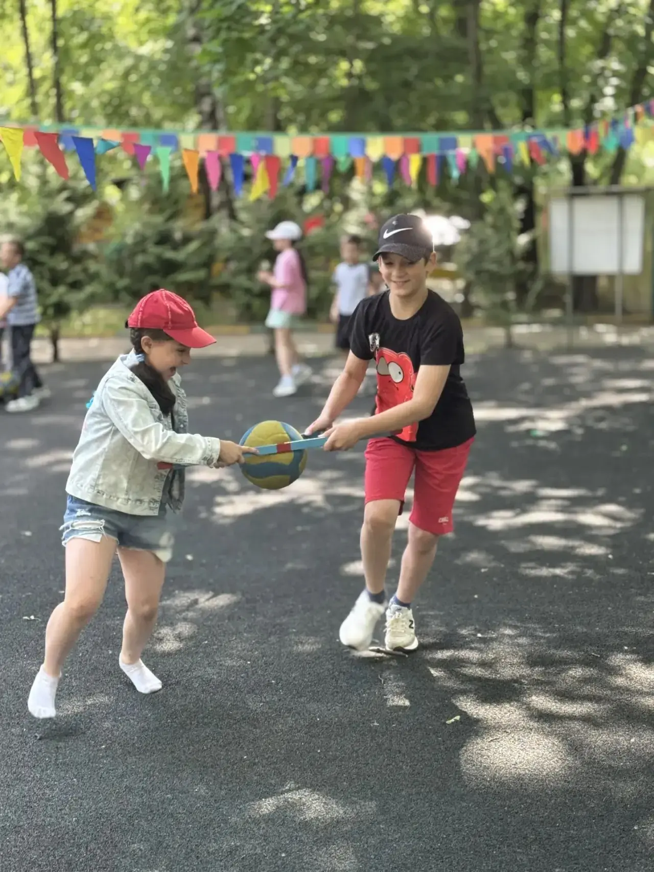 🏕️ Привет из нашего городского школьного лагеря! 👋