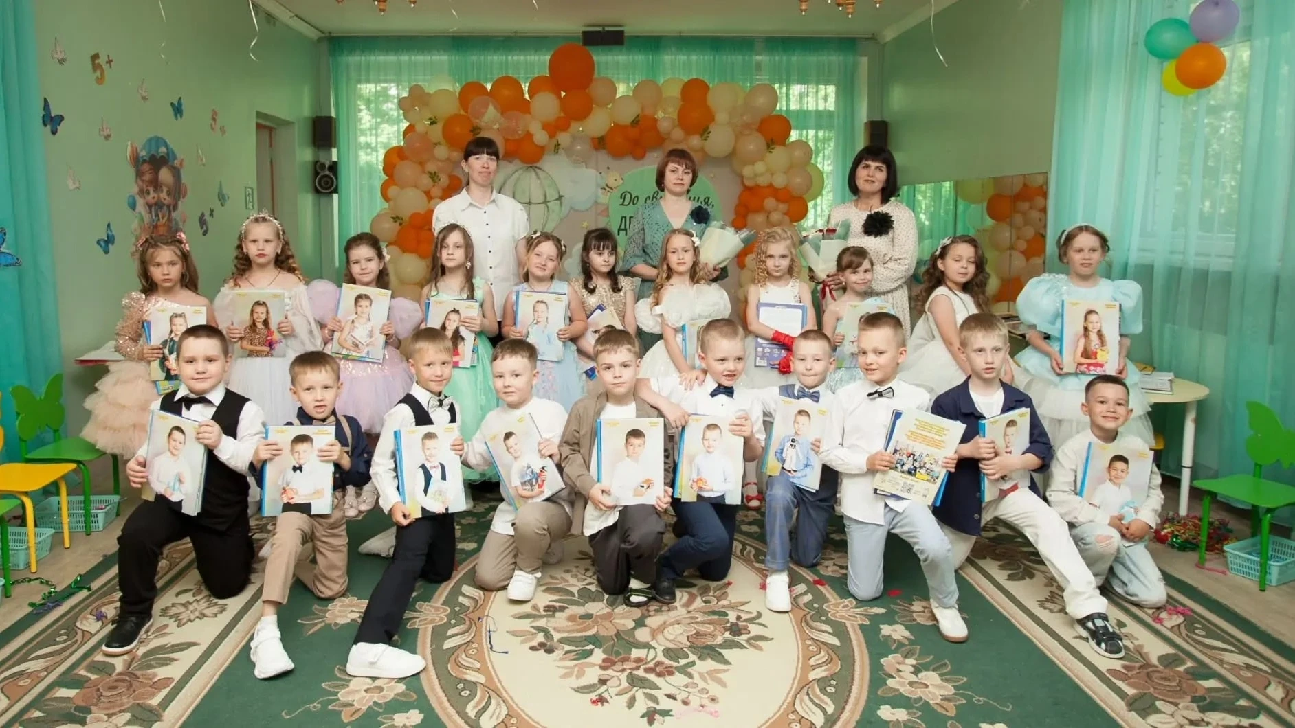 ♥️Предлагаем полюбоваться нашими выпускниками!!!!!🌟🌟🌟🌟🌟
В добрый путь, дорогие ребята!!!!🤗