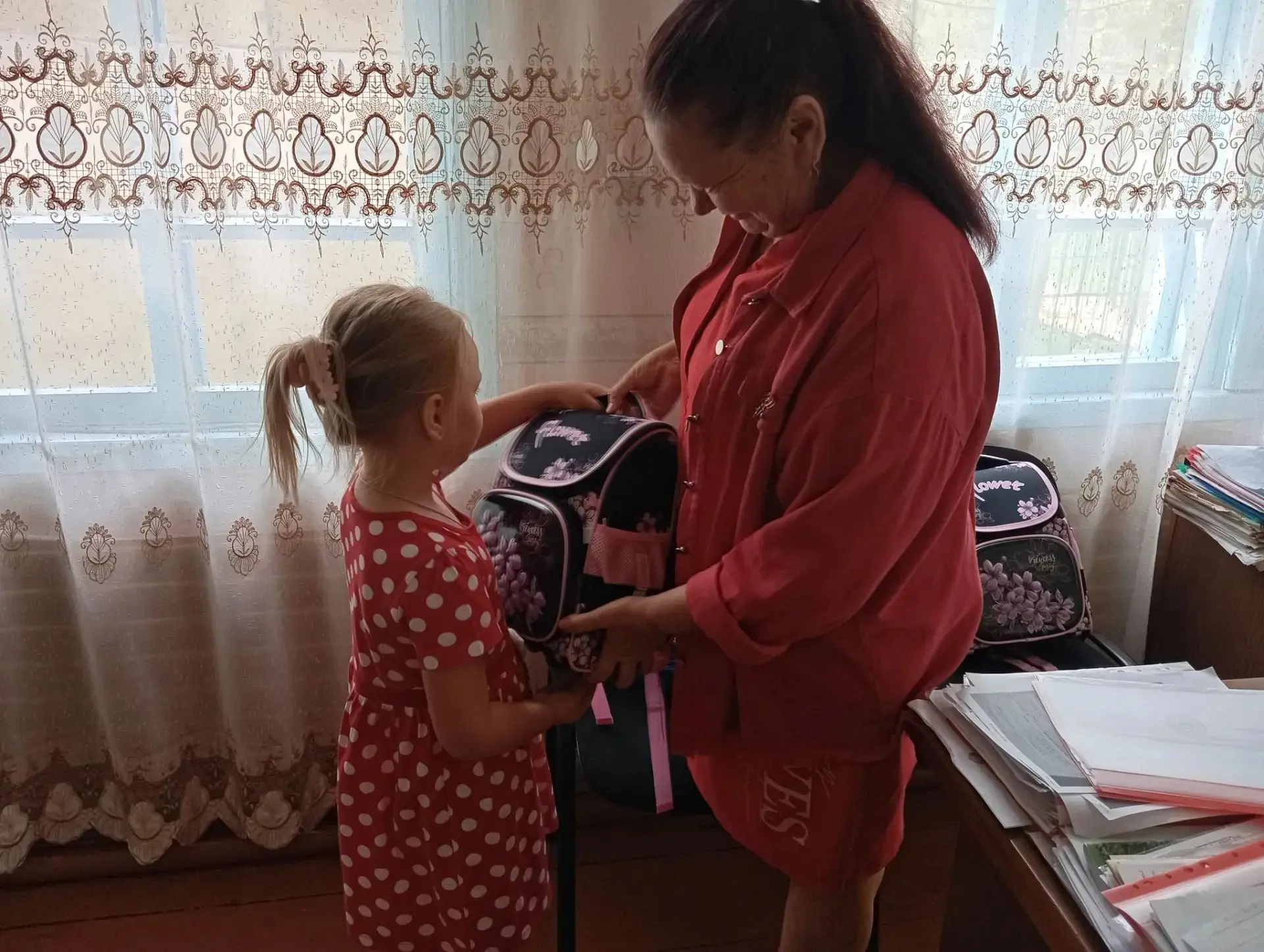 В преддверии нового учебного года региональное отделение общественной организации «Женщ...