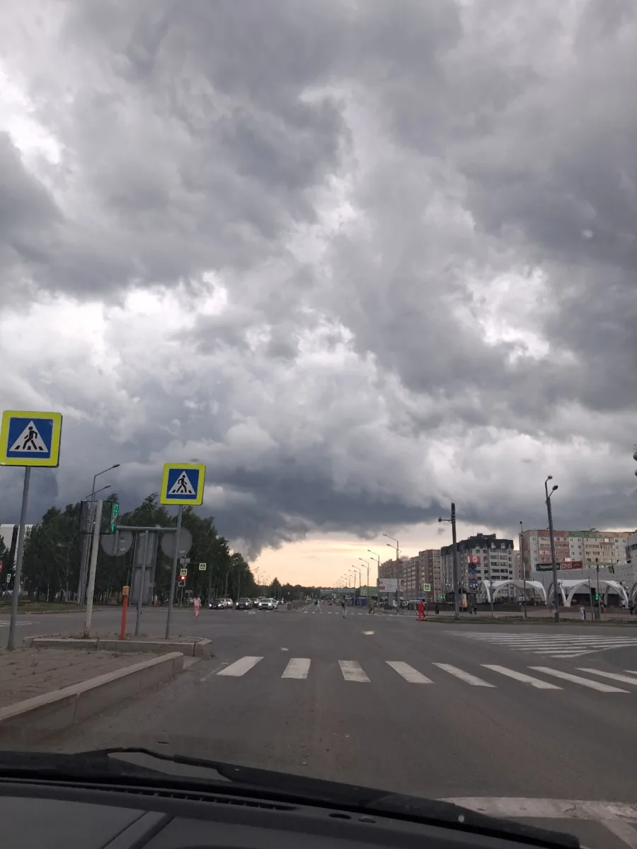 Даже грозное небо не делает наш город менее красивым🌩️

Фото: Evgenia Balina-Bernhard